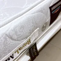 خوشخواب یکنفره به همراه کفی در حد نو|تشک تختخواب|کیش, |دیوار