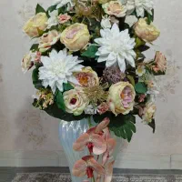 گل خارجی و گلدان