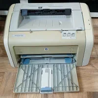 پرینترلیزری ۱۰۲۰hpسالم وتمیز باکاتریج نو