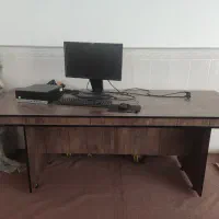 میز جلسه اداری و کنفرانس، ۵ عدد صندلی گردان