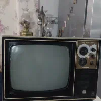 لوستر شیک ۸شاخه صورتی ۵ملیون وتلویزیون سیاه سفید|لوستر و چراغ آویز|تهران, جمهوری|دیوار