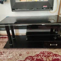 میز تلویزیون شیشه ای