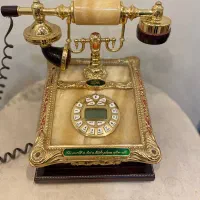 میز تلفن برنجی رنگ ثابت با تلفن زیبا|میز تلفن|اندیشه, شهرک صدف|دیوار