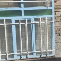پنجره وپاچلاقی و درب ورودی آهنی باشیشه