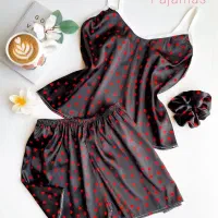 لباس خواب|لباس|کاشمر, |دیوار