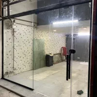 کار در شیشه بری و نصب شیشه سکوریت
