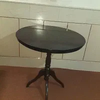 میز گرد چوبی