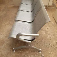 صندلی انتظار تمیز وسالم