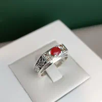 یاقوت سونچیا همراه ۴عدد الماس طبیعی کد۱۹۴۳