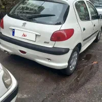 پژو ۲۰۶ مدل ۸۱ رنگ سفید فابریک کارخانه