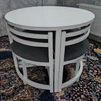 میز غذا خوری در حد نو