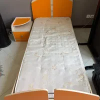 تخت و پا تختی