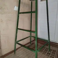 چهار‌پایه‌آهنی‌سالم‌ومحکم