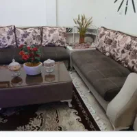 مبل ۶نفره گلدار با میز وسط طرح باپارچه