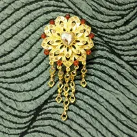 سنجاق سینه طرح گل بدلی