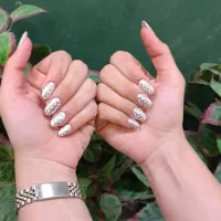 کاشت ناخن با قالب