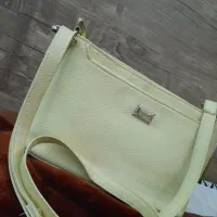 کیف متوسط جادار نسبتا مجلسی