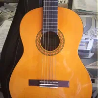 گیتار یاماها C40