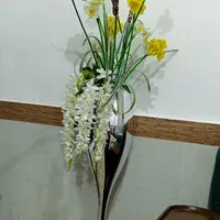 گل و گلدان