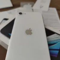 آیفون se 2020