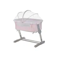 تخت کنار مادر یونی لاو