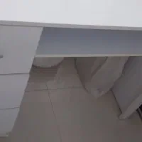 یه میز کار تمیز نو