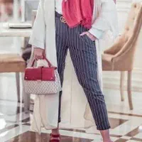 خانوم برای مدلینگ لباس زنانه