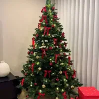 درختچه و لوازم کریسمس