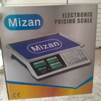 ترازو رومیزی ۴۰ کیلویی از برند.  MIZAN