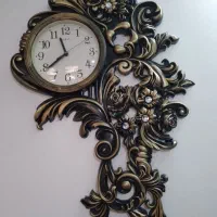 ساعت دیواری سالم و تمیز