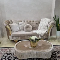 مبل و میز وسط