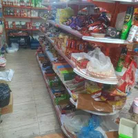 قفس وسط فروشگاهی