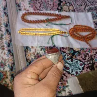 فروش تسبیح کهربا سندلوس و انگشتر عقیق|کلکسیون اشیاء عتیقه|نقده, |دیوار