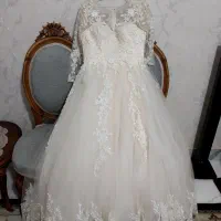 لباس نامزدی به همراه یک عدد ژیفون