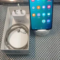 گوشی سامسونگ a70 کاملا  سالم  در حد تمیز.