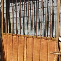 درب کارگاهی ونرده روی دیوار|مصالح و تجهیزات ساختمان|بهار, |دیوار