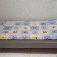 تخت وکمد نوجوان|تخت و سرویس خواب|شاهین‌شهر, خانه کارگر|دیوار