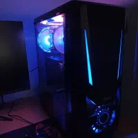 کیس گیمینگ با مانیتور