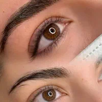 مدل برای میکروبلیدینگ ابرو