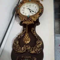 روشویی. میز تلفن. ساعت. کابینت گالوانیزه. کرکره در