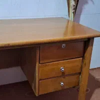 میز تحریر با صندلی گردون چرخ دار