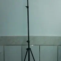 سه پایه گوشی و رینگی لایت