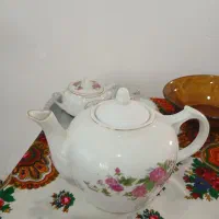 قوری گل سرخی
