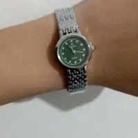 ساعت نقره ای