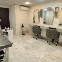 اجاره سالن زیبایی با وسایل روبه روی پارک