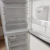 یخچال دو درب. کاملا سالم.در حد نو