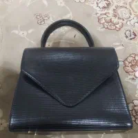 کیف|کیف، کفش، کمربند|بندر دیر, |دیوار