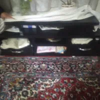 میز تلویزیون  چوبی تمیز سالم