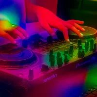 دی جی خانم برای مراسمات