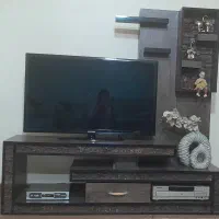 تلوزیونی ۴۳و میز